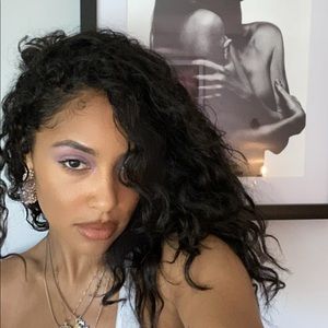 Meet your Posher, Jeniece